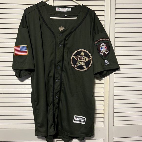 Majestic Other - Carlos Correa Salute to service Jersey in great shape Size XL Color Green